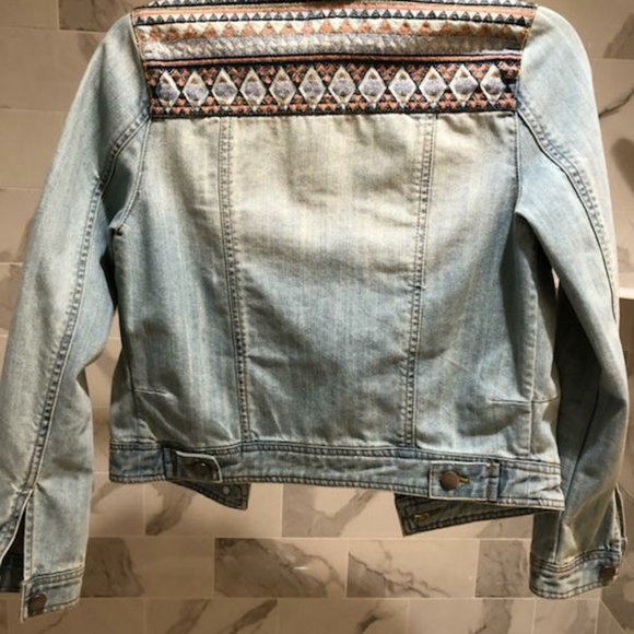 Jacket - Picture 3 of 4